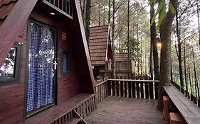 Alas Pacet Syariah by TwoSpaces, Mojokerto